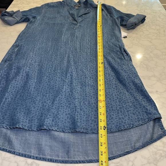 NWT Chelsea & Theodore Shirt Dress Animal PrintV Neck Blue Size Medium - Picture 9 of 10